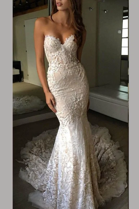 Luxurious Sweetheart Strapless Lace Trumpet Court Train Wedding Dress